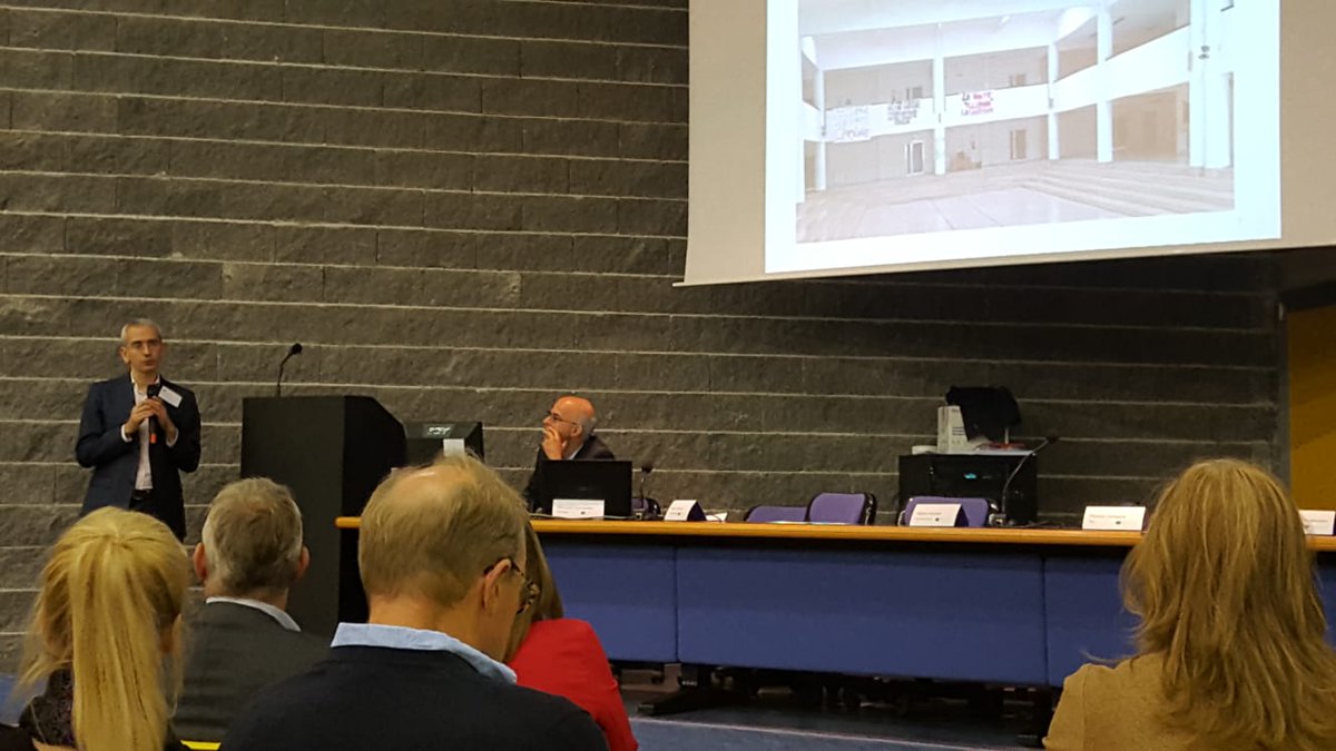 Xabier_Egibide's tweet photo. @federicofubini vice director of Corriere del la Sera explaining the influence of social origin and disadvantages in education and professional carreer developement #Innotecs Conference https://t.co/RKak01HnDV