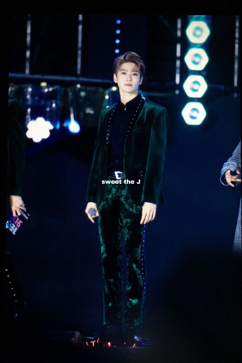 sweetthe_J's tweet photo. 180927 #NCT #NCT127⁠ ⁠ #재현 #JAEHYUN
엥? 아니 사람이 이럴 수는 없지;; 비율과 미모가 사람의 것이 아니다 신이다 https://t.co/kg82SmPEcG