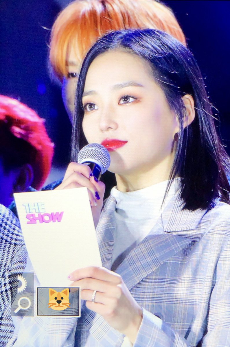 black_kitty98's tweet photo. 181023 예은 프리뷰
#CLC #씨엘씨 #예은 #장예은 #YEEUN https://t.co/nhruTXZyZ5