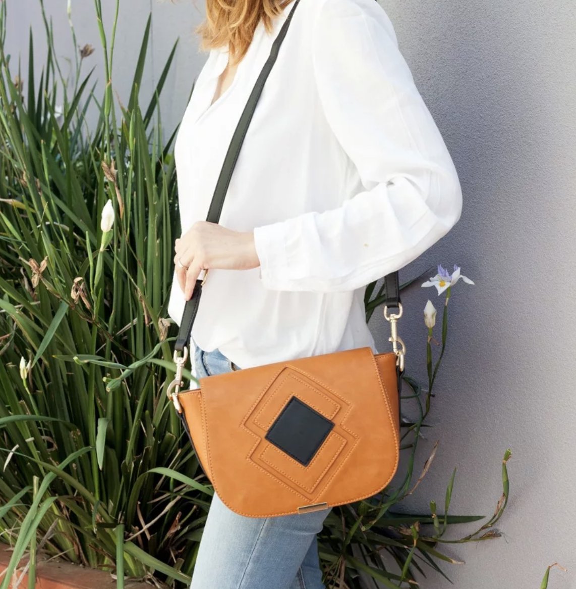 CFFSydney's tweet photo. Scarlett Vegan bags will be selling vegan bags, jewellery, scarves, cards and eco-totes! We can't wait to see their goodies on the 11th! https://t.co/OAKtnQo2yK
