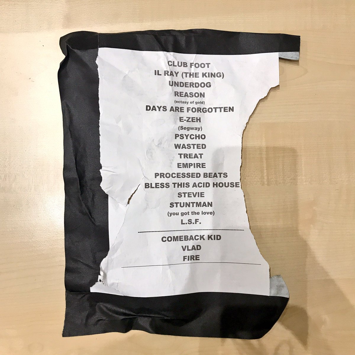 O2AcademyBrix's tweet image. 🔥 We just found this @KasabianHQ setlist from their show in August, torn from the stage itself, RT &amp;amp; Follow us to win it! 🔥 Ends 12pm tomorrow. smarturl.it/WINBrix