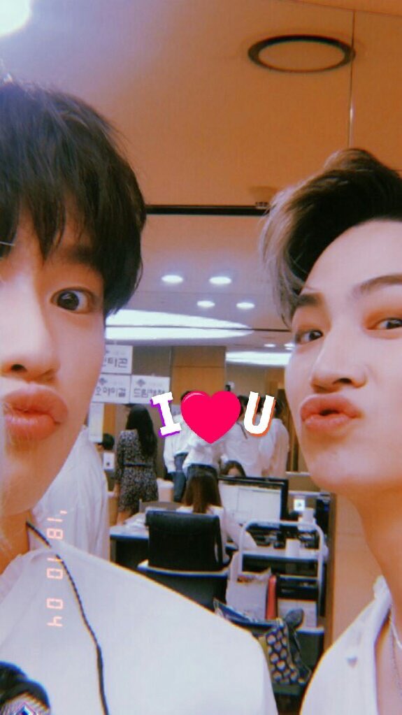 𝐂𝐥𝐨𝐮𝐝 𝐉. 🍷 tweet media