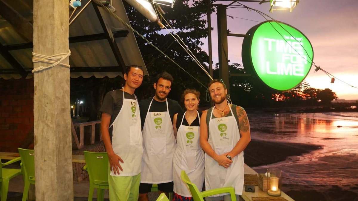 Time_For_Lime's tweet photo. October 22nd Cooking Class. A great night with some fun students and Chef Noi. Thanks for joining the cooking class at Time for Lime. #timeforlime #kohlanta #thailand #lanta #thai #thaifood #thaicooking #thaicookingschool #cooking #cookingschool #krabi #food #beach #sea #sun https://t.co/18petkgpV3