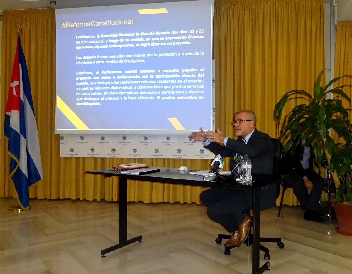 JoseCarlosRguez's tweet photo. Sostengo #23oct2018 intercambio con medios de prensa escrita, televisiva y de Internet, en Sala #CeliaSánchez de @EmbaCuba_Italia, para abordar persistencia y recrudecimiento del #bloqueo de #EEUU vs. pueblo #cubano y el proceso de #ReformaConstitucional en #Cuba. #NoMásBloqueo https://t.co/THlkIMEnF5