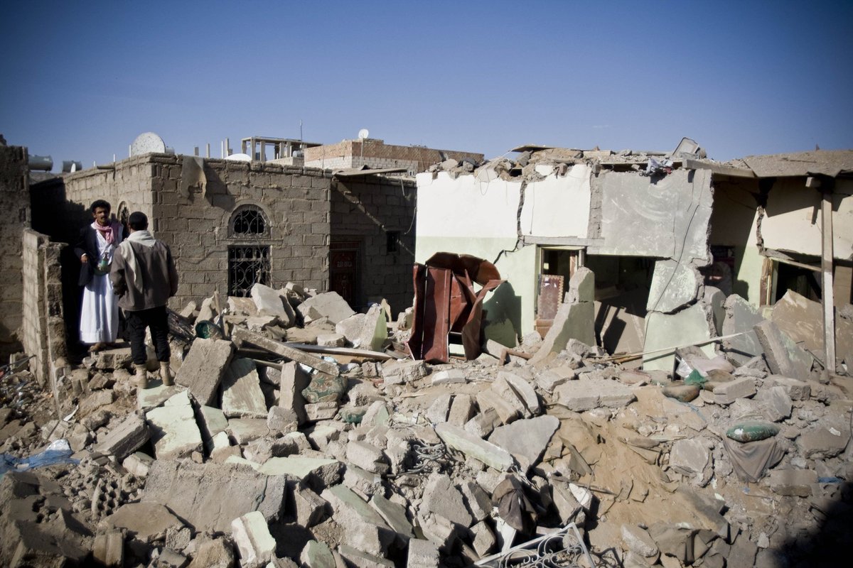 En #Yemen más de 14 millones de personas se enfrentan a la peor hambruna en el país, mientras España sigue enviando armas a #ArabiaSaudí, que pueden ser usadas en ese conflicto. No podemos ser cómplice de tal horror #StopArmasYA #DecisionesQueMatan bit.ly/conYemenRRSS