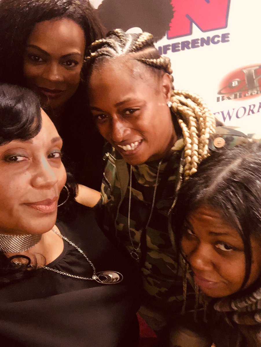 RhondaSupreme's tweet photo. Ran in to a few great artists in the industry at #FemCon2018 #TheWatsonHotel #NYC @oranjuicejones7 @DJDIAMOND @Lasunshine369 #TheTreacherousThree #mabarker @champdiva73 #FemaleEmpowerment in the Industry @rhondasupreme @FameAcademyNY #RhondaSupreme @freeagentradio @Power102Jamz https://t.co/YkJdnP67QT