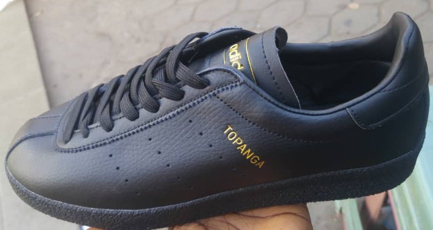 suavemawate's tweet photo. Save yourself the hussle and stress and get this pair of #Adidas #Topenga from us.
#Nationwide delivery available.
#Delivery is available for a #fee.
#Dm,#call/#Whatsapp 0559233234 to order.
#male,#Quality,#Shoes,#adidas,
#Topenga. https://t.co/gk0HJgcESp
