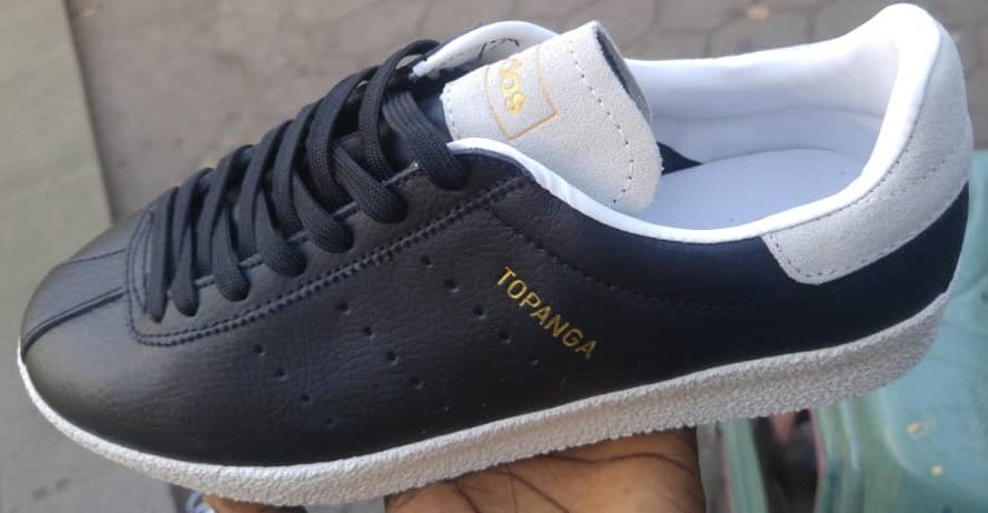 suavemawate's tweet photo. Save yourself the hussle and stress and get this pair of #Adidas #Topenga from us.
#Nationwide delivery available.
#Delivery is available for a #fee.
#Dm,#call/#Whatsapp 0559233234 to order.
#male,#Quality,#Shoes,#adidas,
#Topenga. https://t.co/gk0HJgcESp