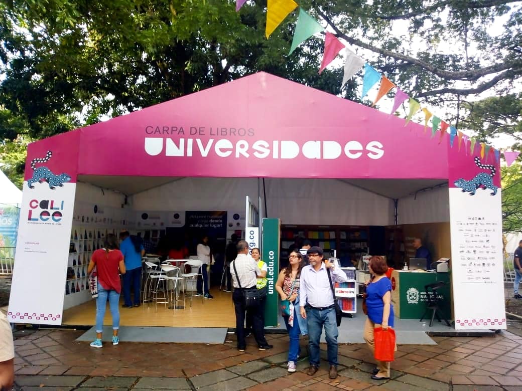 VInUnimagdalena's tweet photo. @Unimagdalena presente en La Feria Internacional Del Libro de Cali 2018

Por medio de #ASEUC la Editorial Unimagdalena participa de este importante evento

#Unimagdalena #EditorialUnimagdalena #VInUnimagdalena #Cali https://t.co/tcL56u6M0l