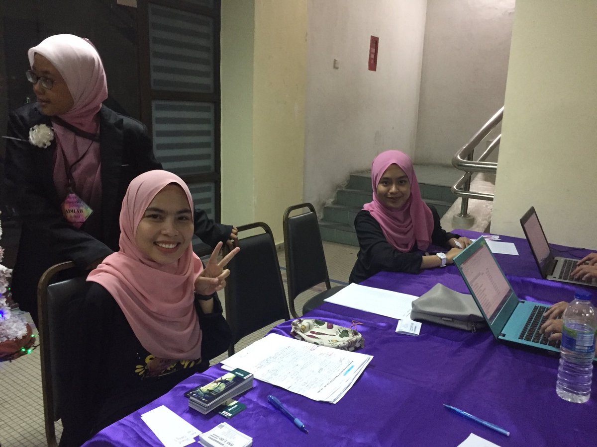 Ridicularious18's tweet photo. Grab your ticket! Team ticketing are ready for you guys! #Ridicularious #sayang18 #caringxTwinkle #GengMosha #Twinklestudios https://t.co/QlmaGAsZac