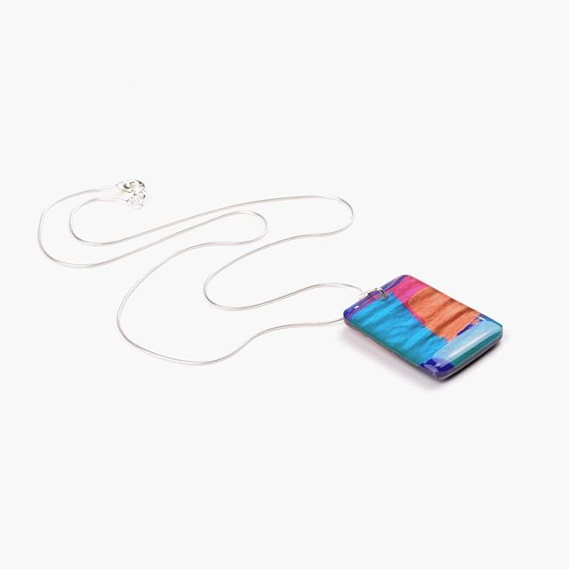 JoJoBlue_Design's tweet photo. Loving a bit of turquoise at the moment!
#theartofselfexpression #makersgonnamake #makersmovement #instajewelry #colourburst #resinnecklace #flashesofdelight #glasgowjeweller #jewelrylover https://t.co/vboQ2H2dW9 https://t.co/pmWXZ9Rt4i