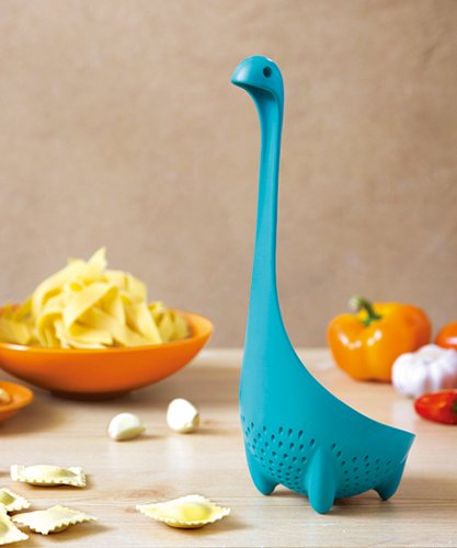 お鍋がネス湖に\u2026!ネッシーの形の穴あきお玉がかわいい , Togetter