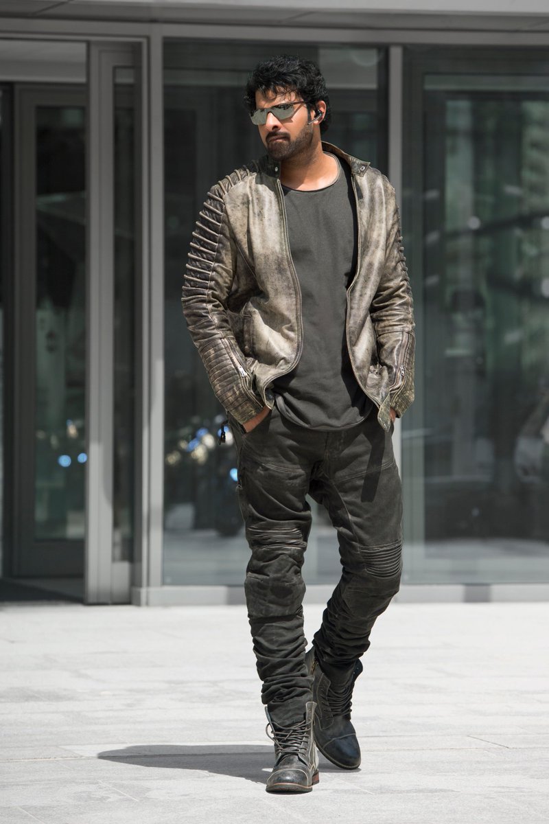 RajaPSPKfan's tweet photo. 20 mits more
Common guy's
#HappyBirthdayPrabhas https://t.co/k1uxFNmdRd