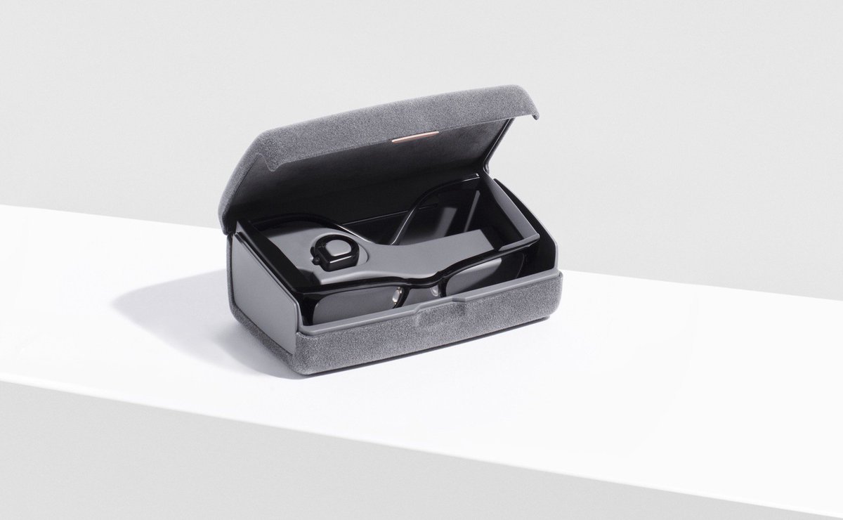 ncksmmrs's tweet image. Thalmic Labs, the creator of the gesture-controlled Myo armband, is now North Labs. Its first product is a pair of Google Glass-style spectacles called Focals. And they almost look normal? engadget.com/2018/10/23/nor…