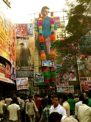 Foul_Soul_'s tweet photo. RT if u want to watch #Saaho movie on its first day of release in RtcxRoads 
#HappyBirthdayPrabhas 

Dont stop retweeting guys just last 18mins left speed up https://t.co/iwNH3EWiNs