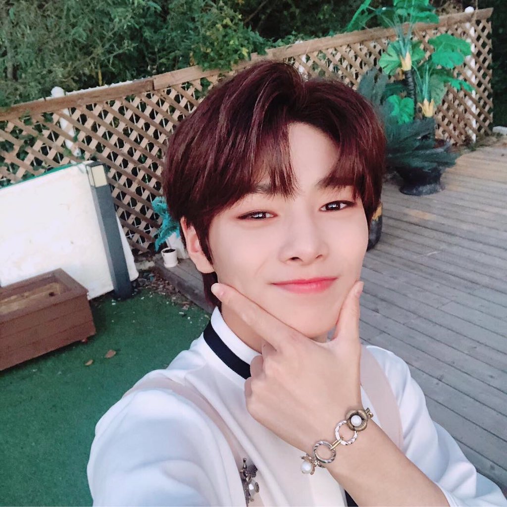 straykidsesp's tweet photo. [Instagram Update]
I.N

Un regalo~~
#straykids #stay #IamYOU #INstagram #🦊 

{ @ProudOfYeontan } https://t.co/4oF2jneMHV