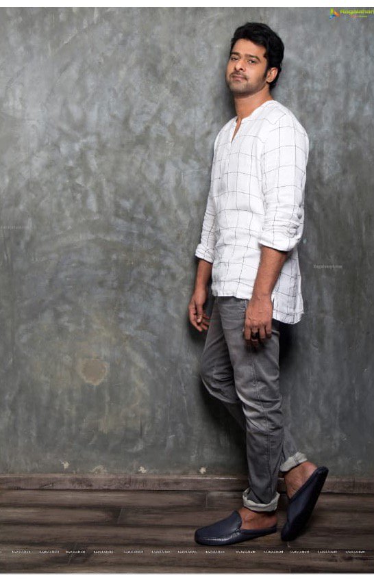 RamG32909102's tweet photo. My love is never ending for u Prabhas darling ❤️ #HappyBirthdayPrabhas #ShadesOfSaaho https://t.co/3zb3I25g2H