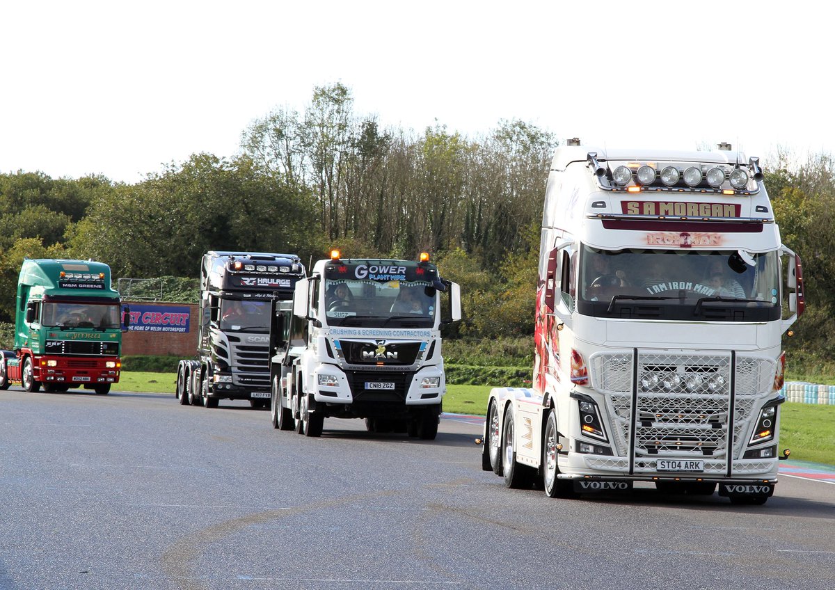BTRAOfficial's tweet photo. It’s not just about the race trucks when the #BTRA rolls into town! We’ve seen some stunning show trucks over the course of this season 👌🏻 https://t.co/pkMSBWx27k