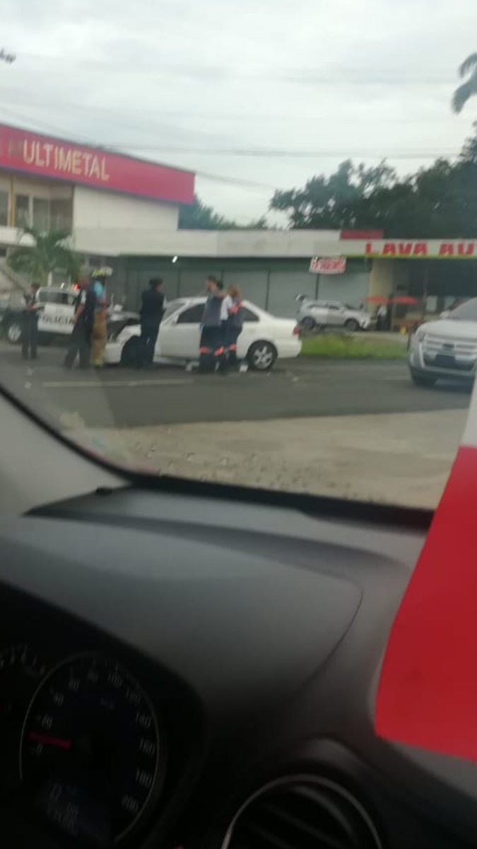 Buen dia a todos, accidente de tránsito a la altura del Machetazo de Hato Montaña, en dirección a Chorrera. <a href="/TraficologoO/">Traficologo Oeste</a>