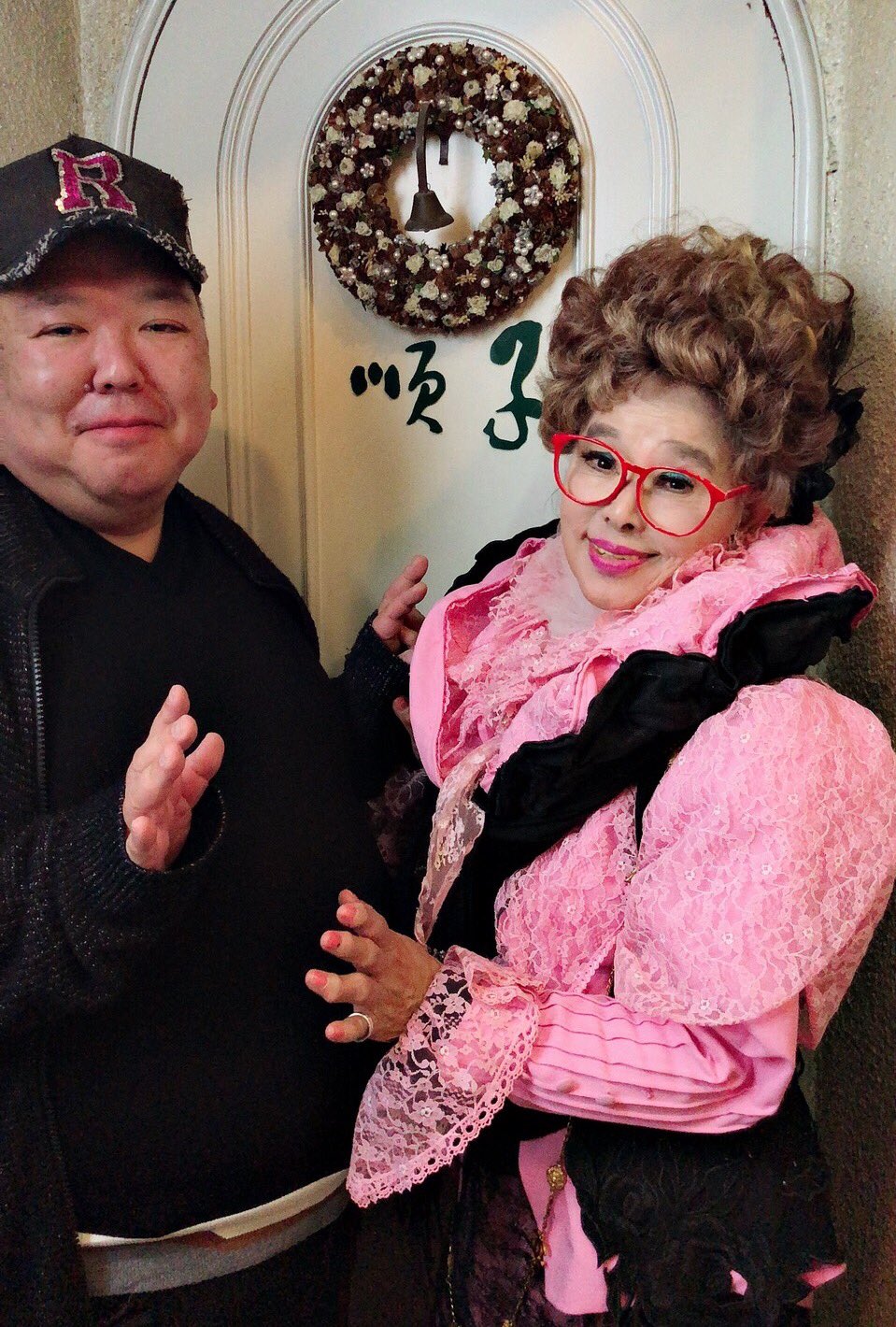 Dr クララ 一条葵さんと 銀座のクラブ順子へ 華やかでかわいい店内 やさしくチャーミングな順子ママ まるでおうちに招かれたような くつろいだ雰囲気 順子ママと葵さん 時期こそ違うが それぞれ銀座と新宿で 一時代を築いた2人 そんな2人の