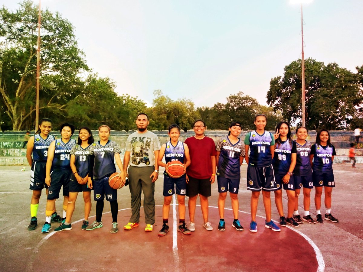 SittieSamerah's tweet photo. Team Mentors, our moments together will always remain in my memories.
#MSUGSCIntramurals2018 https://t.co/IvTUGkzT6X