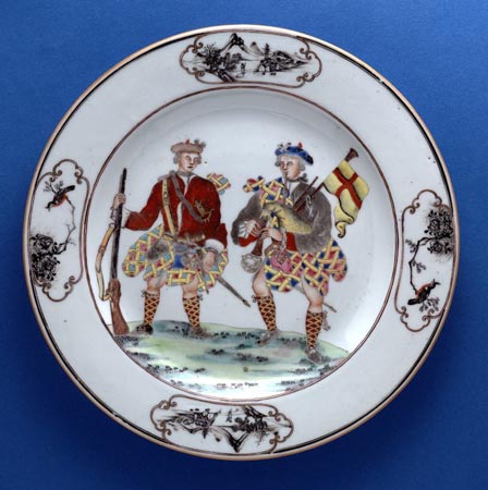 #SporranSunday on a plate!

Images of the 1743 mutineers of the Black Watch 42nd were produced globally. The kilt &amp; bagpipes fascinated people.  Linked to the Jacobite cause but there is nothing to suggest the mutiny was Jacobite-inspired.

<a href="/NtlMuseumsScot/">National Museums Scotland</a>
scran.ac.uk/database/recor…