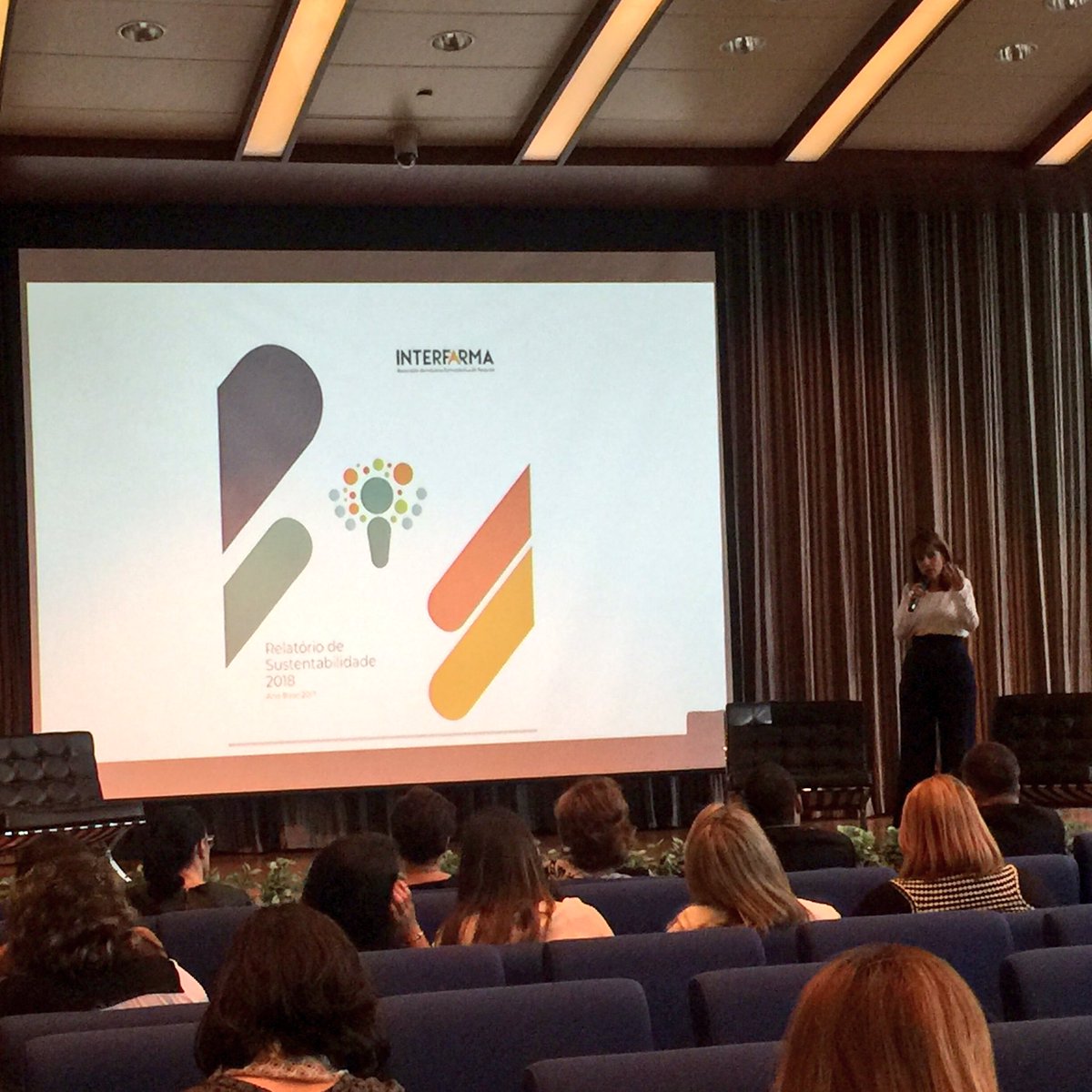 Maria José Delgado, apresenta agora os novos números do nosso Relatório de Sustentabilidade, que é publicado todos os anos e em 2018 chega ao seu nono ano de publicação. #ResponsabilidadeSocial #INTERFARMA https://t.co/D4QF7lJNVj