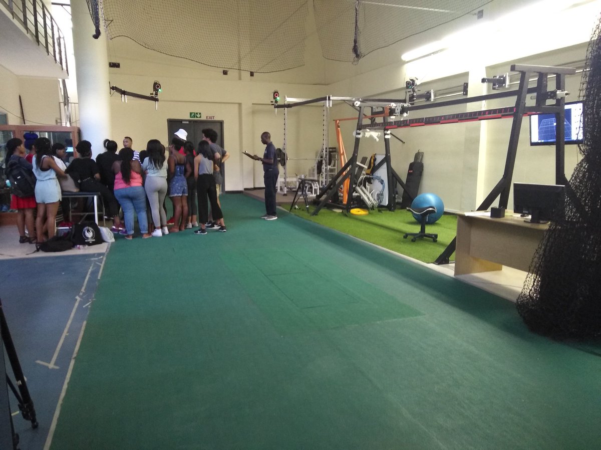 2nd year physiotherapy students getting a gait analysis session at the movement biomechanics lab at @UCT_ESSM <a href="/Sportscience_sa/">SSISA</a> this afternoon. Thank you for this great opportunity!