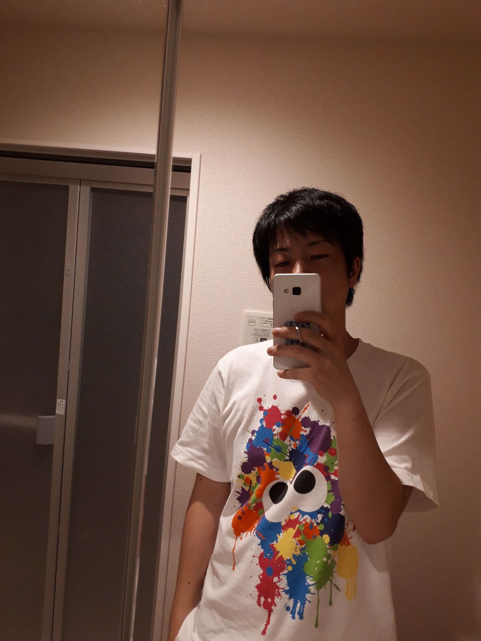 R Games Youtube1億再生超えました Na Twitter ユニクロのスプラトゥーンtシャツ 色合いとかデザインとか最高 T Co Zaita6fcn7 Twitter