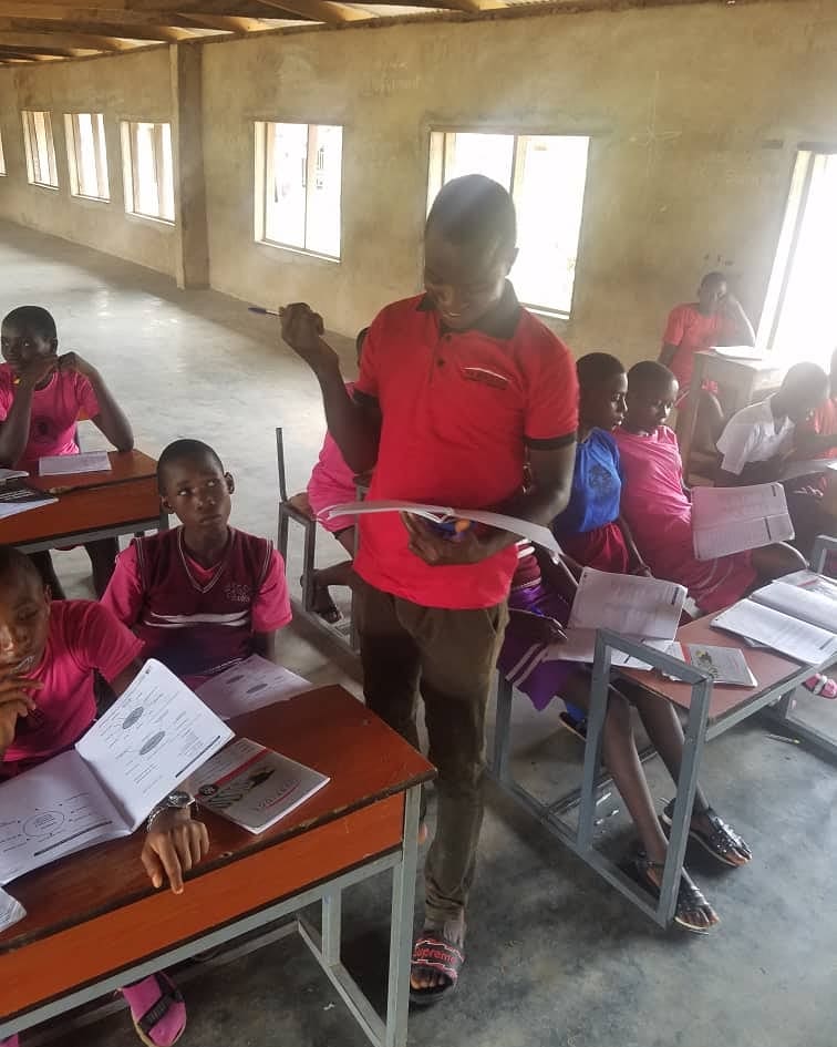 TBLFoundation's tweet photo. Location: Begiabing Secondary Community School Ohong, Obudu LGA.
Volunteer: Maigari Muazu
Focus: Teamwork, Leadership, Values and Ethics
#LCD2018 #week2
#daretolead #teamwork💪 #leadership #values #ethics #communitydevelopment https://t.co/8cn4LyZGFP
