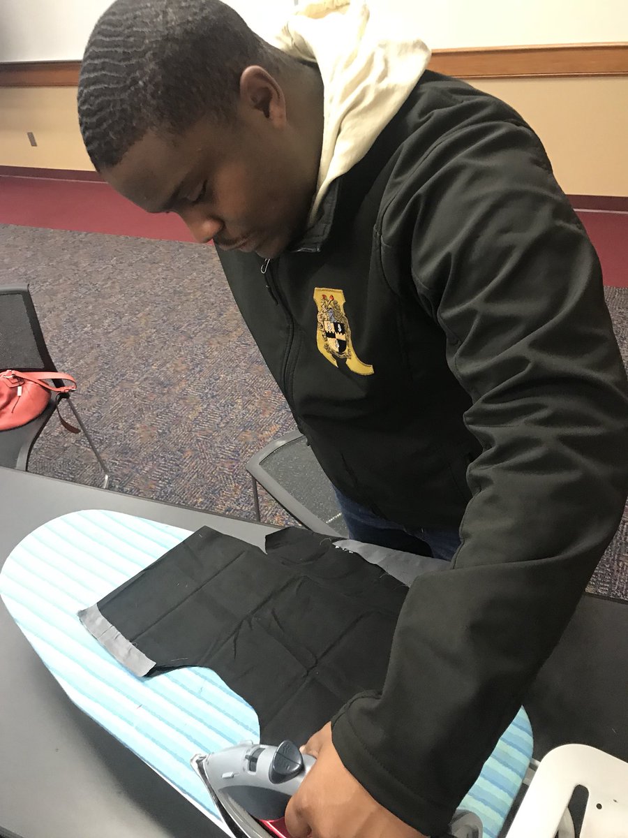 Omega_AKA1908's tweet photo. Wanted to send a HUGE thank you to everyone who came out last night and made shirts with us. These will be sent to Haiti to help some children in need. Special S/O to @serveempi 💕💚 https://t.co/y5zblhSOLe