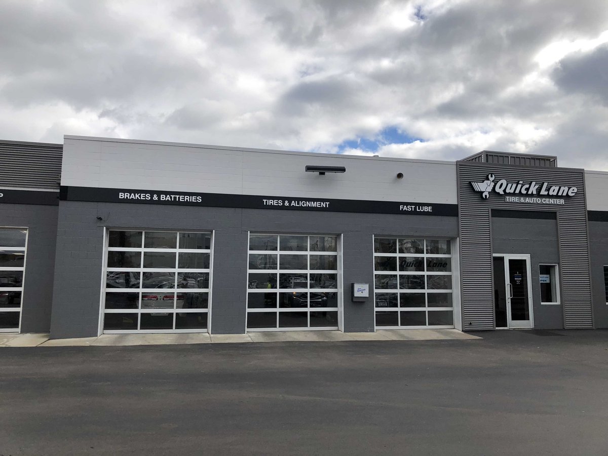 LincolnOfTroy's tweet photo. Get the #WorksPackage for ONLY $54.99! Includes oil change, tire rotation and pressure check, brake inspection, fluid top-off, battery test, and a filter, belts, hoses check, and a free Vehicle Check-Up Report. #QuickLane #LincolnofTroy https://t.co/MRVgiWv1CG