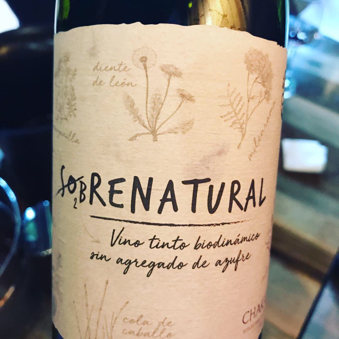 vinopatia's tweet photo. Una de las bombas 💣 que presentó @chakanawines en su feria de vinos NATURALMENTE CHAKANA. Que lindo cuando las bodegas se animan a todo! https://t.co/NRln8FPdaD