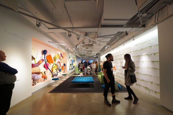 DDavisIntDesign's tweet photo. " @CapitalOne’s #Work Environment Survey found roughly 65pct of US workers believe that #workplace #design is equally or more important than location when considering a new job." @workdesignmag cc @Knoll_Inc @densityio @arikepnes @KylieRoth #neocon2018 https://t.co/8gIw5FxoOM https://t.co/PXupDprFJY