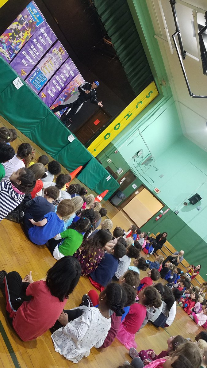 MrsColon15's tweet photo. PreK ready to make GOOD CHOICES with our friend Titan! https://t.co/qB8nGSwCKY