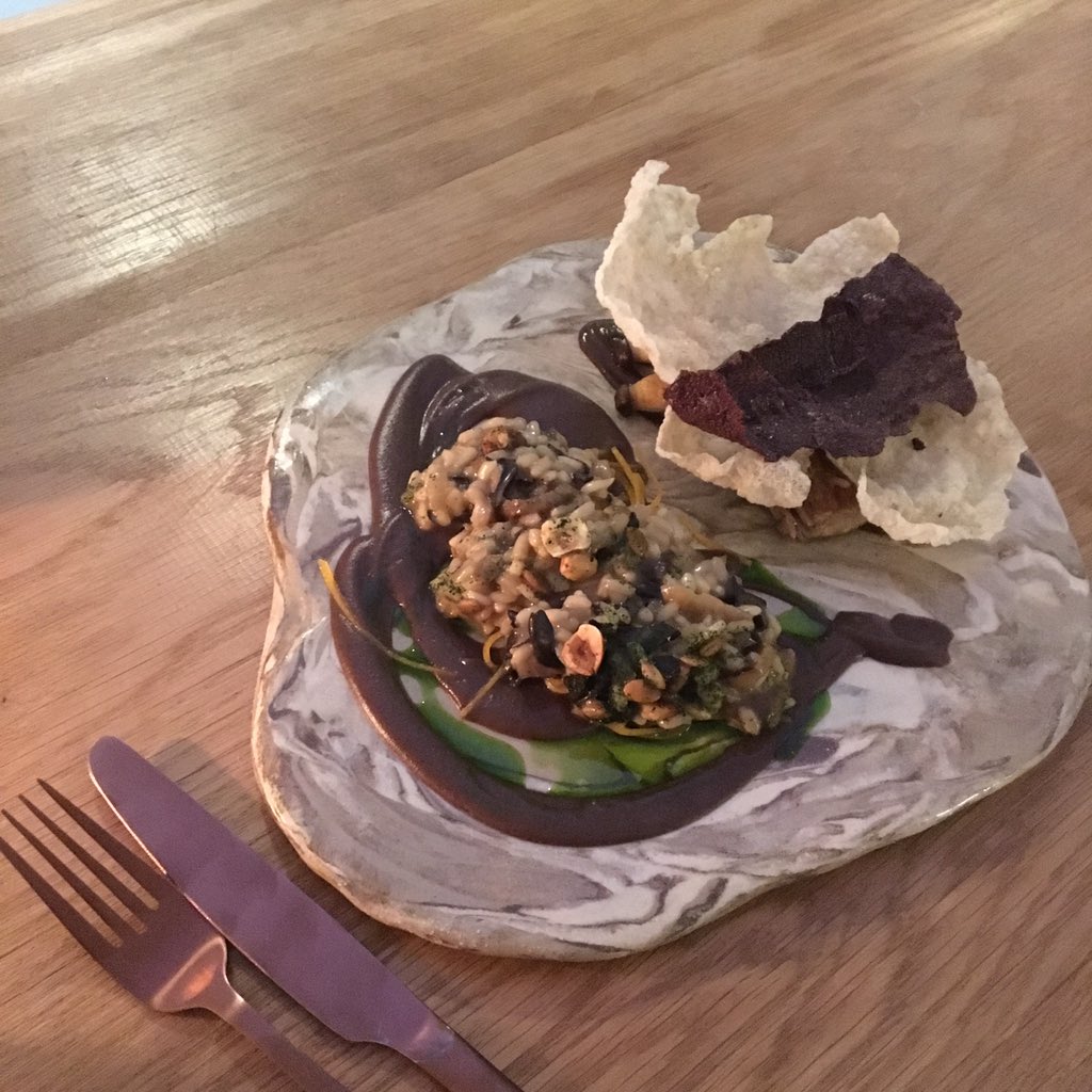 Possibly the most delicious risotto I've ever tasted at <a href="/Plates_London/">P L A T E S</a> - with rice cracker and a bean purée underneath flavoured with miso. That, paired with enoki, was an multidimensional umami blast. Bravo <a href="/kirk_Haworth/">Kirk Haworth</a> 👏🏼🌱💚 #saturdaydinner #goodvibes #yum