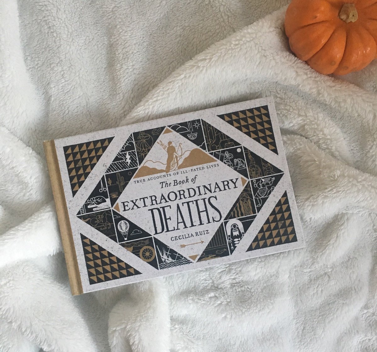Looking for a dose of dark humor paired with some seriously gorgeous art? @cecifonik’s THE BOOK OF EXTRAORDINARY DEATHS is on shelves today! bit.ly/2uBeiwp