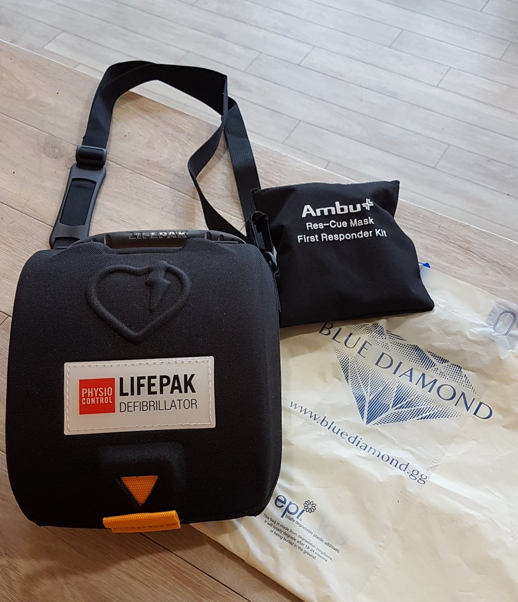 lurchersaver's tweet photo. !!!!AMAZING NEWS!!!!
At work this AM we were shown a new defibrillator that @RedfieldsGC @GardenCentre have been donated by @FleetResponders 
#safercustomers #fleet
❤❤❤❤❤❤❤❤❤❤❤
THANKYOU x https://t.co/SkvZHptxEt