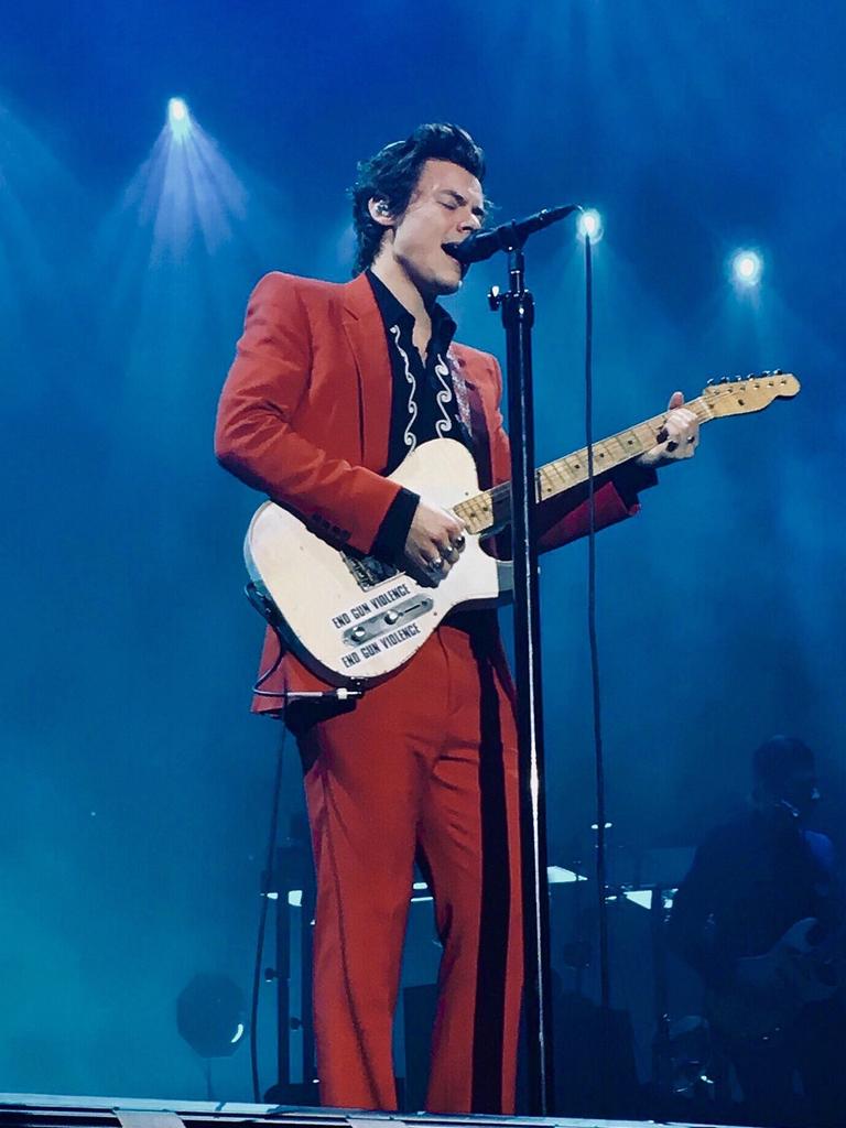 24.03 OBERHAUSEN, GERMANY SO THIS MY BEST SO FAR. Stood from the original pattern with my design and Harry's obsession with flares on his pants so I'm gonna consider it here since I loved it ever since this concept  tysm to my main hoe . u no hu u r. x #Givenchy