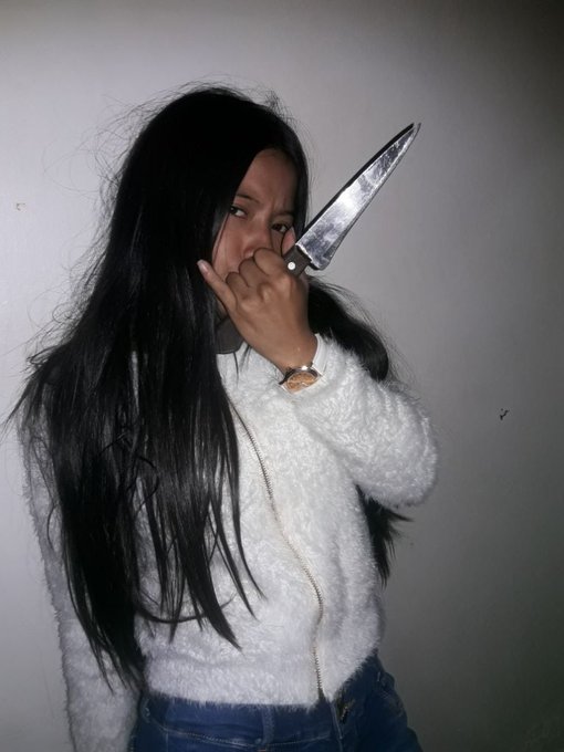 Cuando piensas que eres cool pero es obvio que no eres cool. https://t.co/y5P02364Fc<a href="/tag/backtothefutureday"class="tags"><span>#backtothefutureday</span></a>