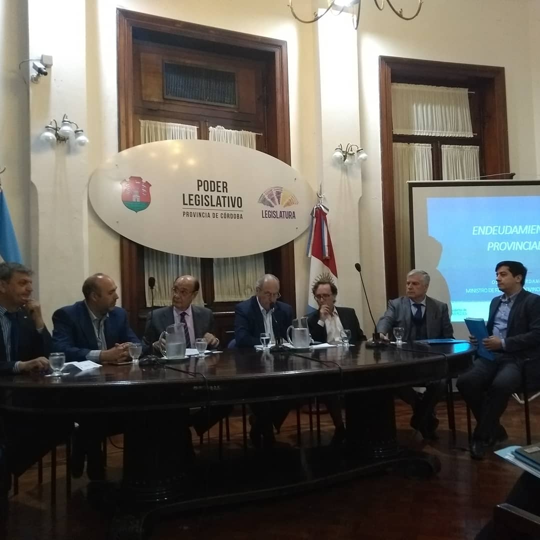 JoseAEscamilla's tweet photo. #Unicameral Participando de la Comisión de Legislación General y Economía. Tratamos Endeudamiento Provincial para Obras Públicas de Infraestructura con la presencia de los Ministros Ricardo Sosa y @GiordanoOsvaldo!!! #BloqueUpC https://t.co/WbhohsX7r9