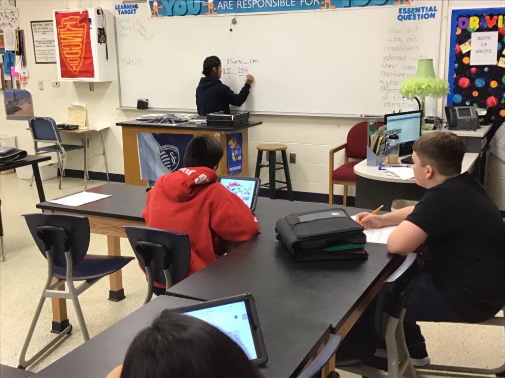 kcteach93's tweet photo. @OTMSTigerPride Learning from their peers in Guided Study #mathmasterminds https://t.co/bsmL5SB7Kv