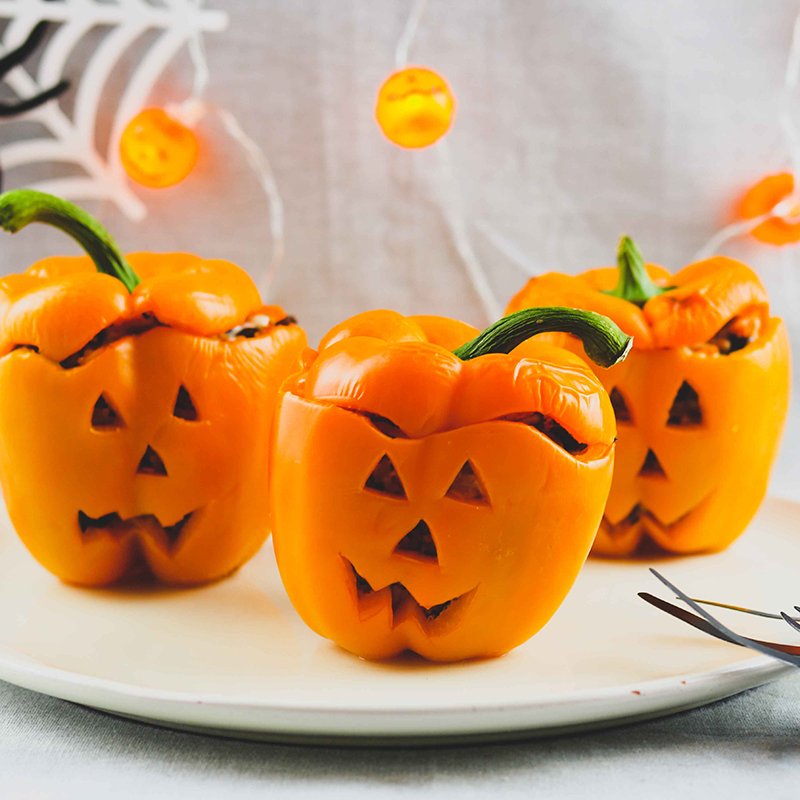 Hebben jullie ons nieuwe maaltijd systeem al gezien?  Iedere week 15 maaltijden om uit te kiezen.  Deze bijvoorbeeld voor Halloween met een leuk tasje voor de trick and treat snoepjes er bij. Alleen vandaag nog te kiezen. #Maaltijd #Halloween #Maaltijdbox