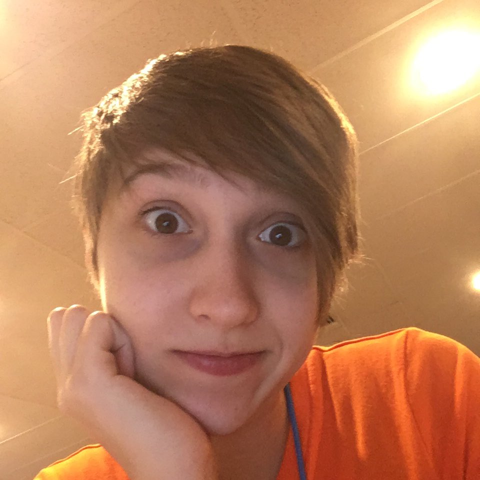 Autumn_R_S's tweet photo. Man, how I’ve missed my short hair...
#haircut #pixiecut https://t.co/dTTyZPO4GB