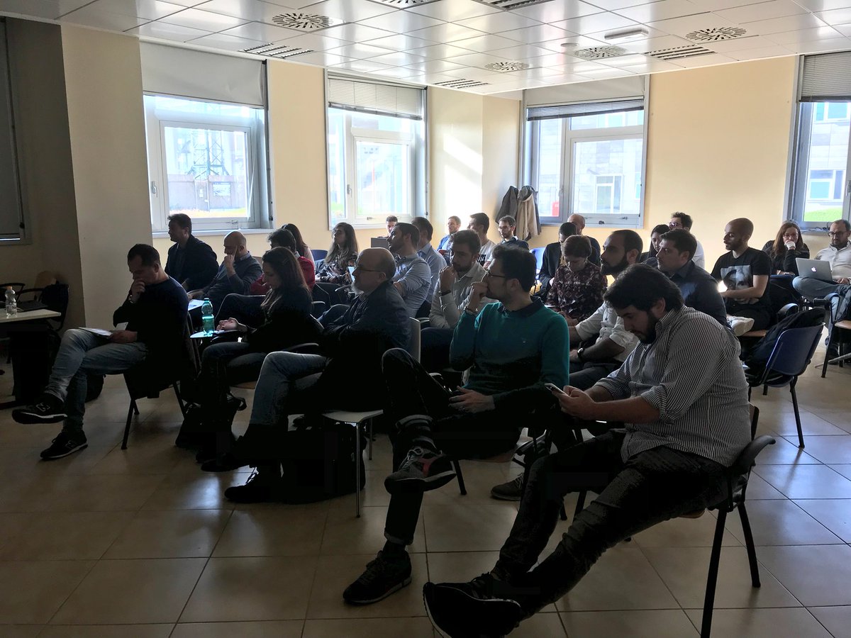 ilbarcamper's tweet photo. #ErgChallenge: Ultime presentazioni dei 19 progetti partecipanti al #techmeeting di #Napoli!
Sono state due giornate intense, grazie a tutti i #team partecipanti per l'impegno! https://t.co/qnp40ve54x
