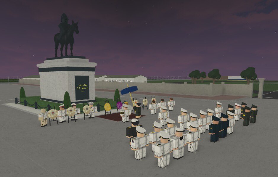 Thailand On Twitter His Royal Highness The Crown Prince Regent Attended The Piyamaharad Day Ceremony At The King Chulalongkorn S Statue Parade Grounds Laying Down Royal Wreaths Of Hm The King And His - laying down roblox