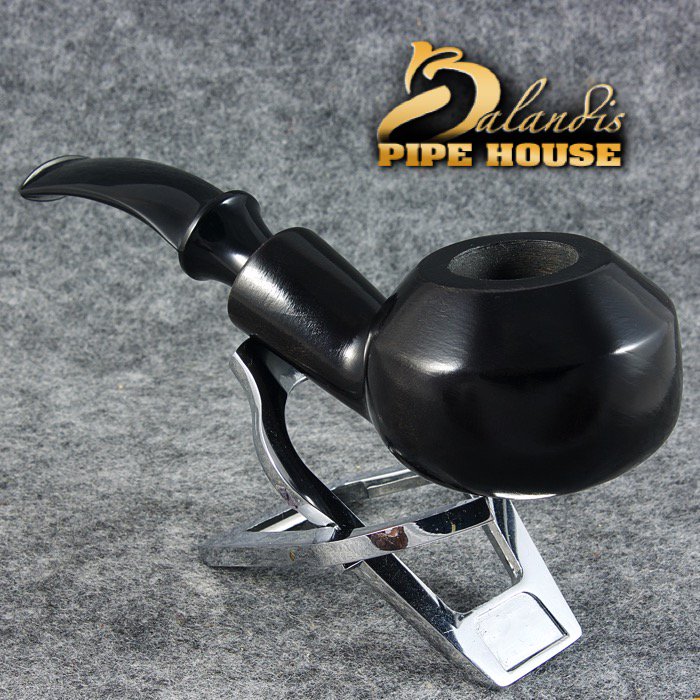 MrBalandis's tweet photo. New pear pipe from Balandis Pipe House, comes in a wide range of colours. Made with care in high end finish, this is a pipe from our newest range offering the kind of finish normally only used with Briar pipes. Aquire the prestige for a affordable price. Get yours on Etsy/eBay! https://t.co/ZSDhriv7M9