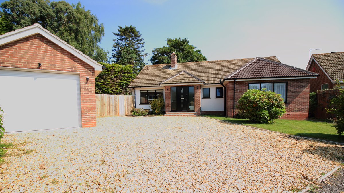 Martin&Co New Milton tweet media