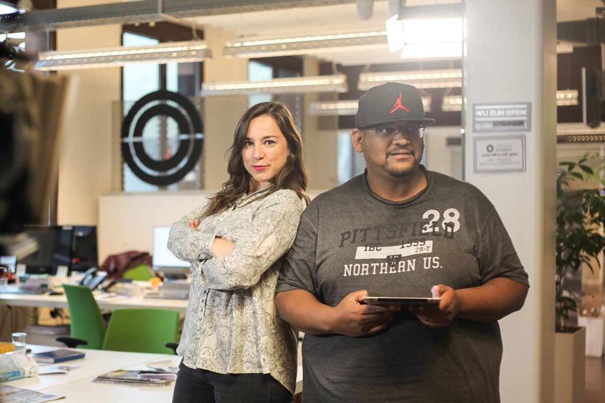 🎥 Behind the Scenes bij de opnames van #010nu met onze Daniela &amp; James! Kijk jij mee vanavond?! #open010 #rotterdam #openrotterdam #hetleukstenieuws #jouwrotterdam #roffa #010