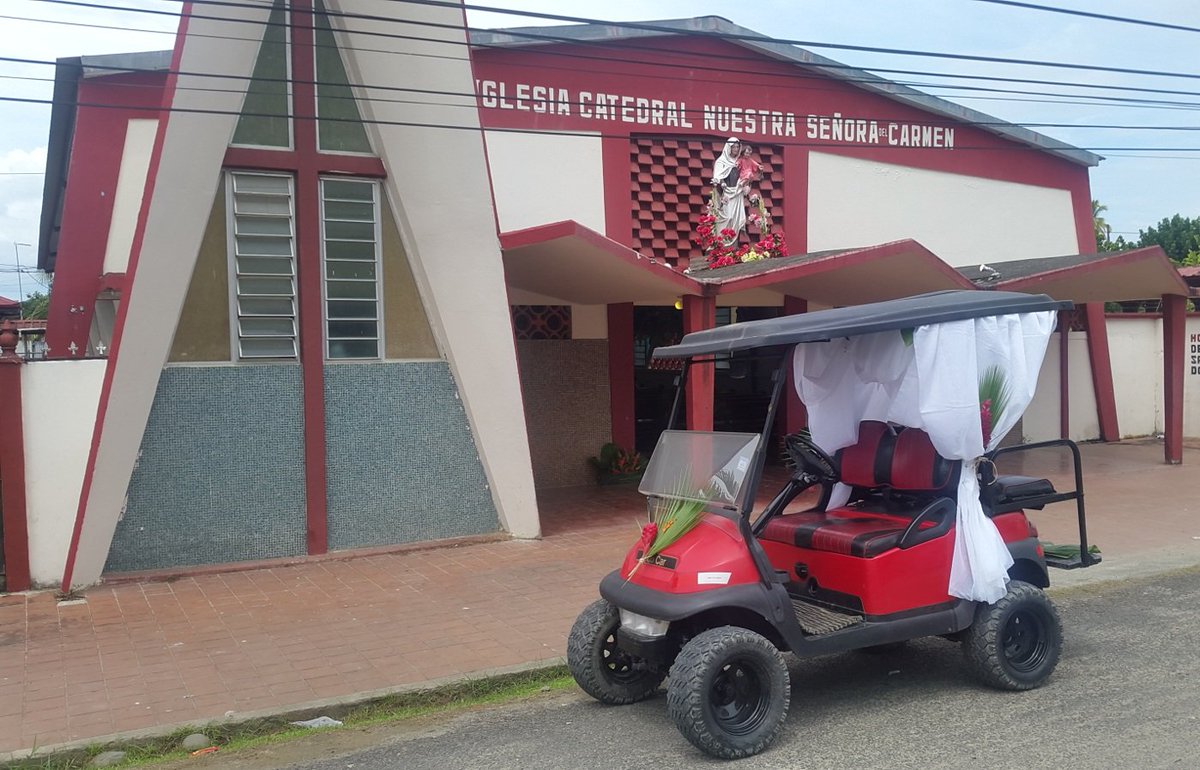 travel_hippi's tweet photo. Getting married island style.
#GettingMarried #IslandLife #IslandStyle #LocalCustom #Culture #CentralAmerica #Caribbean #StreetPhotography #BridalCar #Panama https://t.co/vwBvF1czXl